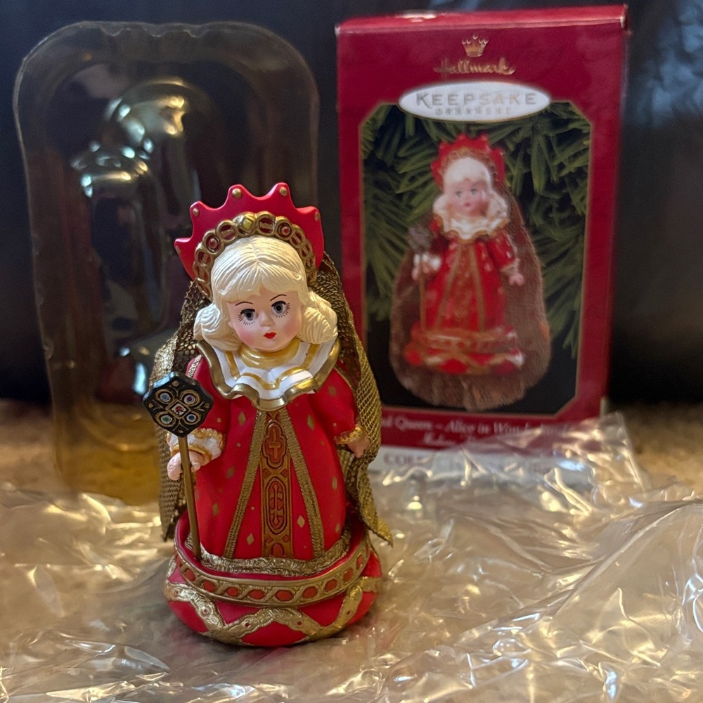 Hallmark Keepsake Red Queen Doll Ornament - Alice in Wonderland